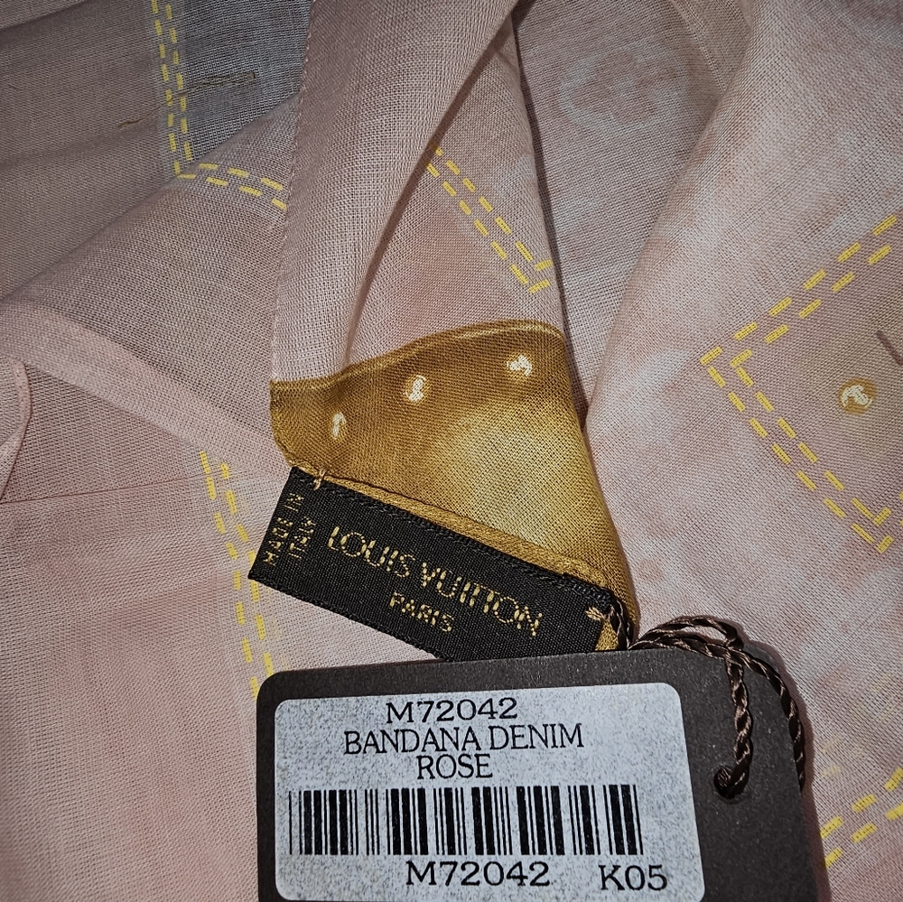 AUTHENTIC LOUIS VUITTON BANDANA/SCARF PINK - Picture 3 of 6